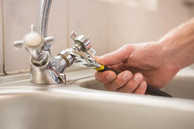 Comment installer un robinet de cuisine ou salle de bains