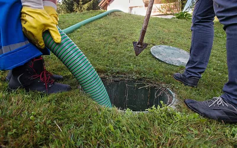 Installer et entretenir correctement sa fosse septique à Paris